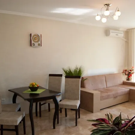 Apartment Primorsko Апартамент